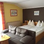 Gastehaus Heidi Bed & Breakfast 3*