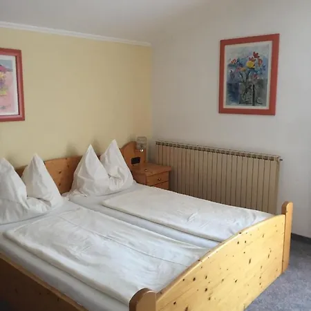 Bed & Breakfast Gastehaus Heidi 3*