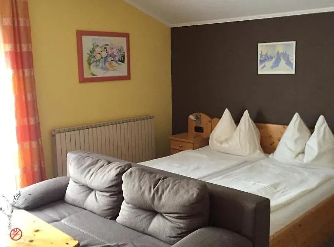 Gastehaus Heidi Bed & Breakfast 3*