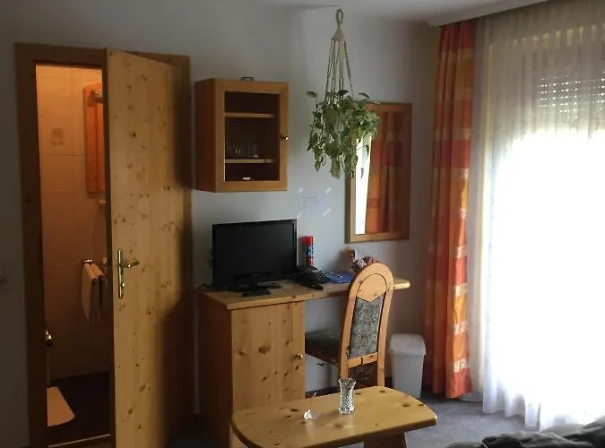 Bed & Breakfast Gastehaus Heidi Wals-Siezenheim