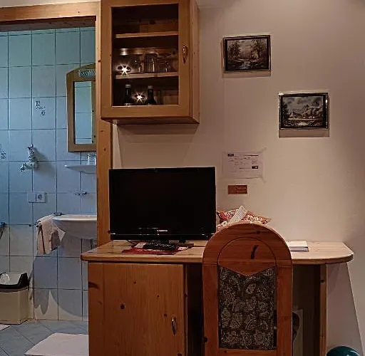 Gastehaus Heidi Bed & Breakfast 3*